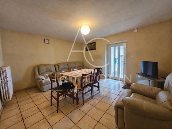 Maison avec jardin, deux chambres et combles aménageables à Knutange