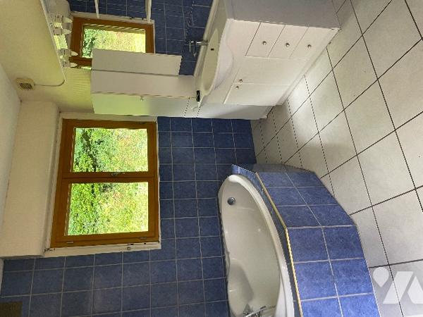 MAISON MITOYENNE D'UN COTE