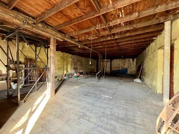 Immeuble de 2 plateaux - 285 m²
