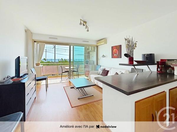 Appartement T2 à vendre  2 pièces - 28 m 2   ANTIBES  - 06