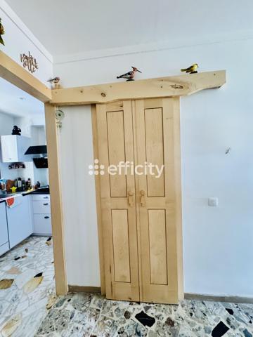Appartement
         2 pièces
        - 53 m² 238 500 € *