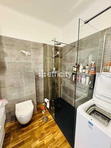 Appartement
         2 pièces
        - 53 m² 238 500 € *