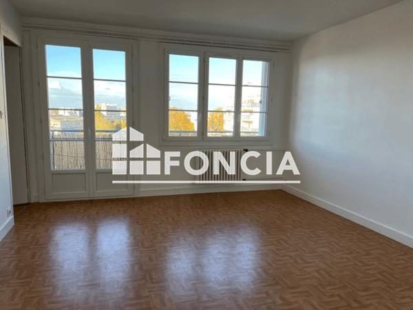 Location Appartement 4 pièces 73.7 m² - 20 ET 22 RUE MANSART Le Mans 72000