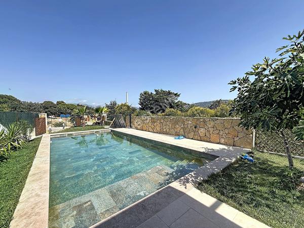 Maison neuve d'architecte à vendre à Aubagne - 4 chambres, piscine et grand terrain !