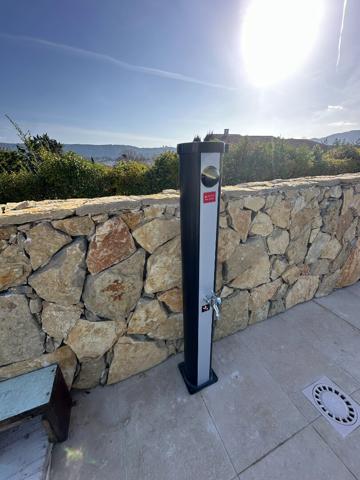 Maison neuve d'architecte à vendre à Aubagne - 4 chambres, piscine et grand terrain !