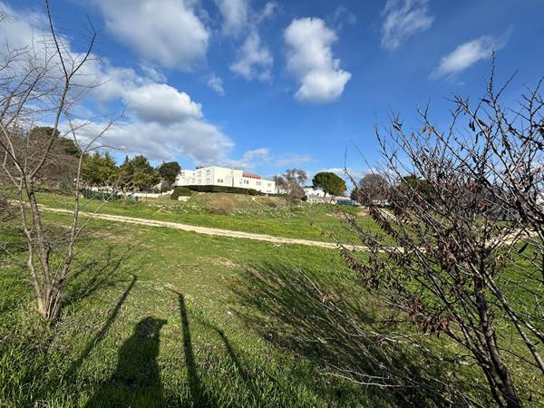 Maison neuve d'architecte à vendre à Aubagne - 4 chambres, piscine et grand terrain !