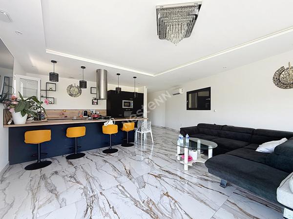 Maison neuve d'architecte à vendre à Aubagne - 4 chambres, piscine et grand terrain !
