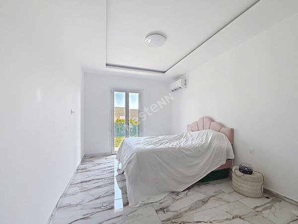 Maison neuve d'architecte à vendre à Aubagne - 4 chambres, piscine et grand terrain !