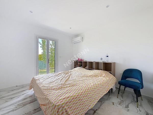 Maison neuve d'architecte à vendre à Aubagne - 4 chambres, piscine et grand terrain !