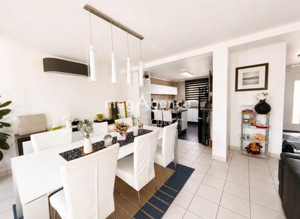 Maison à VOUVRAY, 01200 - 5 pièces 118m²