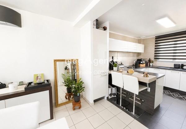 Maison à VOUVRAY, 01200 - 5 pièces 118m²