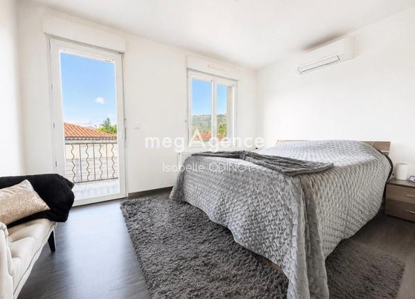 Maison à VOUVRAY, 01200 - 5 pièces 118m²