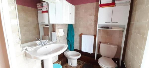 SIOUVILLE-HAGUE MAISON AVEC EXTENSION HABITABLE + 2 GARAGES + JARDIN ARBORE