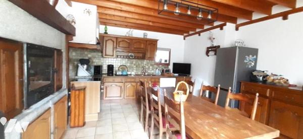 SIOUVILLE-HAGUE MAISON AVEC EXTENSION HABITABLE + 2 GARAGES + JARDIN ARBORE