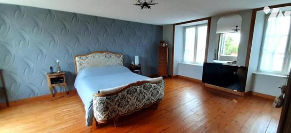 SIOUVILLE-HAGUE MAISON AVEC EXTENSION HABITABLE + 2 GARAGES + JARDIN ARBORE