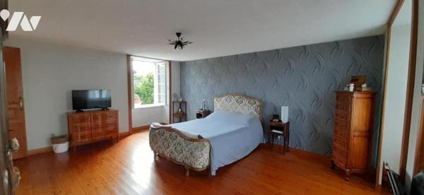 SIOUVILLE-HAGUE MAISON AVEC EXTENSION HABITABLE + 2 GARAGES + JARDIN ARBORE