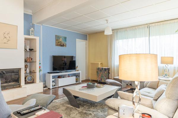 Maison 8 pièces - 302 m²