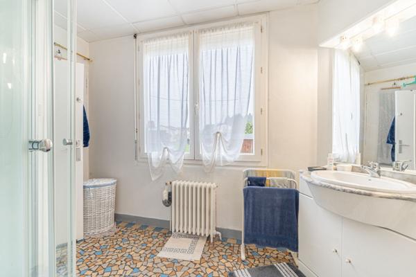 Maison 8 pièces - 302 m²