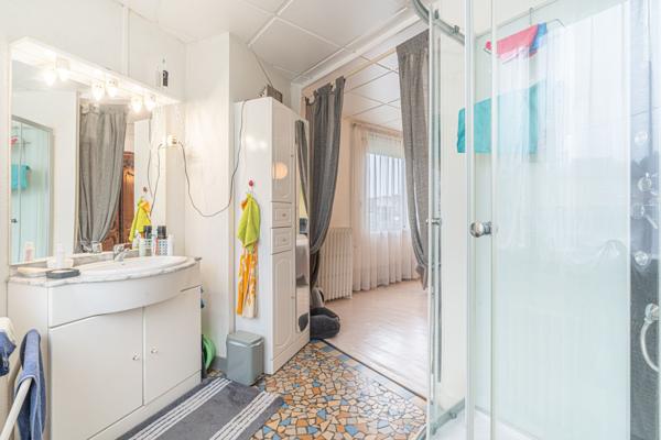 Maison 8 pièces - 302 m²