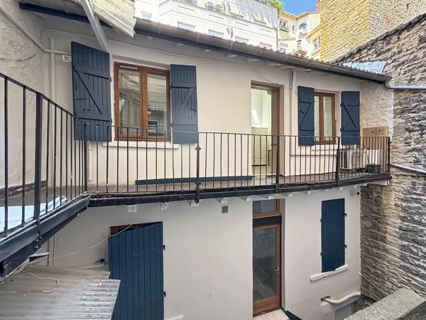 Appartement
         2 pièces
        - 37 m² 199 900 € *