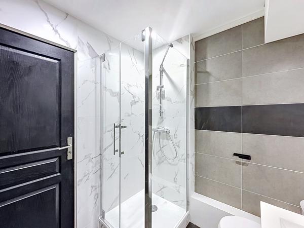 Appartement
         2 pièces
        - 37 m² 199 900 € *