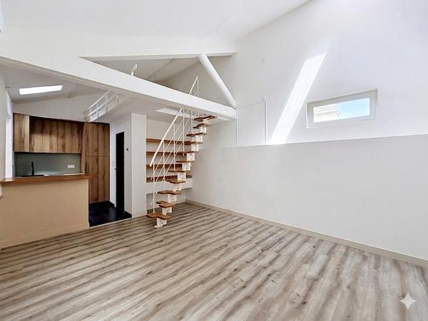 Appartement
         2 pièces
        - 37 m² 199 900 € *