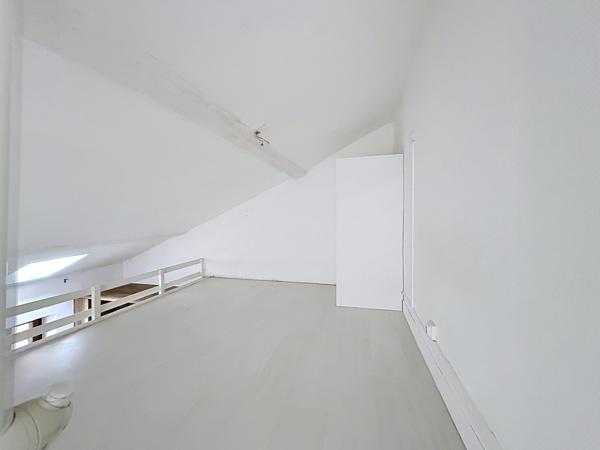 Appartement
         2 pièces
        - 37 m² 199 900 € *