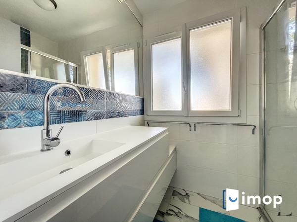 Lumineux 3 pièces proche du port