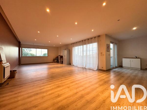 Maison à vendre 4 pièces 269 m² Saint-Estève