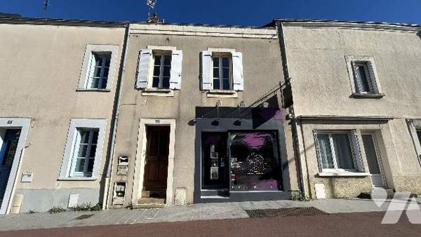 Immeuble mixte commercial et habitation