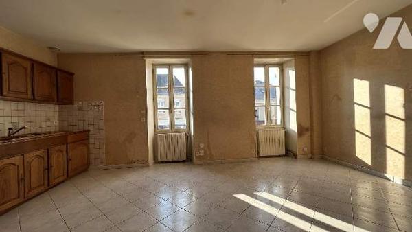 Immeuble mixte commercial et habitation