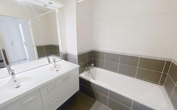 Appartement à vendre    3 pièces • 68 m2 Lyon 7