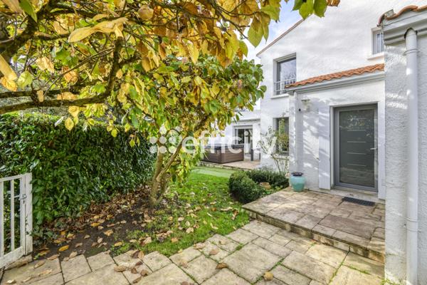 Maison
         7 pièces
        - 171 m² Bien prestige 442 000 € *