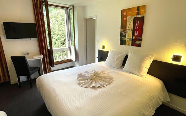 Maison à vendre    21 pièces • 1 000 m2 Bagnères-de-Luchon