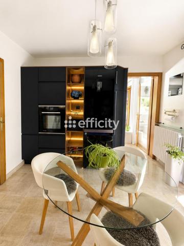 Maison
         6 pièces
        - 165 m² Exclusivité 455 800 € *