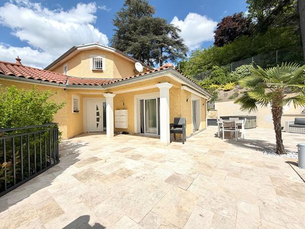 Maison Saint Genest Lerpt avec vue imprenable