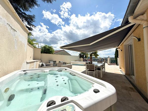 Maison Saint Genest Lerpt avec vue imprenable