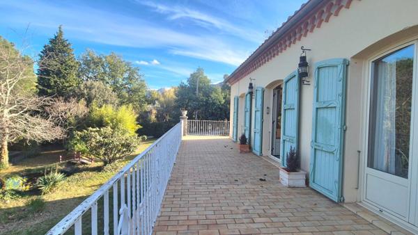 Belle propriété 8 pièces avec piscine PRADES (66)