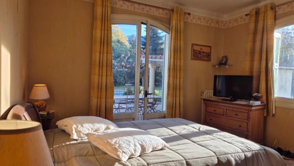 Belle propriété 8 pièces avec piscine PRADES (66)