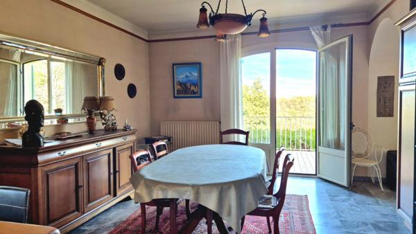Belle propriété 8 pièces avec piscine PRADES (66)