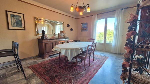 Belle propriété 8 pièces avec piscine PRADES (66)