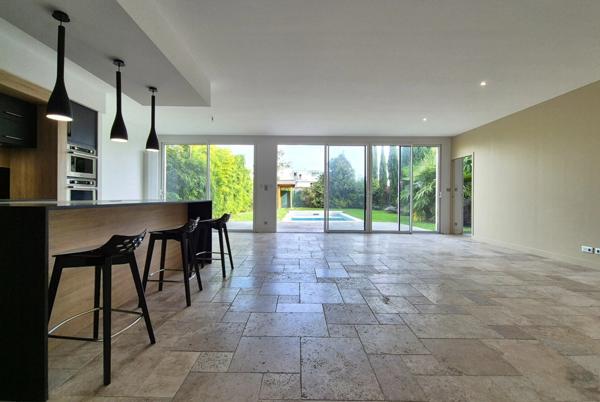 BORDEAUX NANSOUTY - COMME UNE MAISON - JARDIN 180 M2 - PISCINE - PRESTATIONS HAUT DE GAMME - CALME