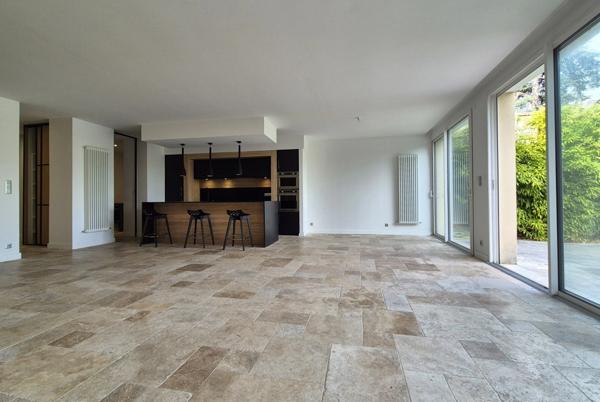 BORDEAUX NANSOUTY - COMME UNE MAISON - JARDIN 180 M2 - PISCINE - PRESTATIONS HAUT DE GAMME - CALME