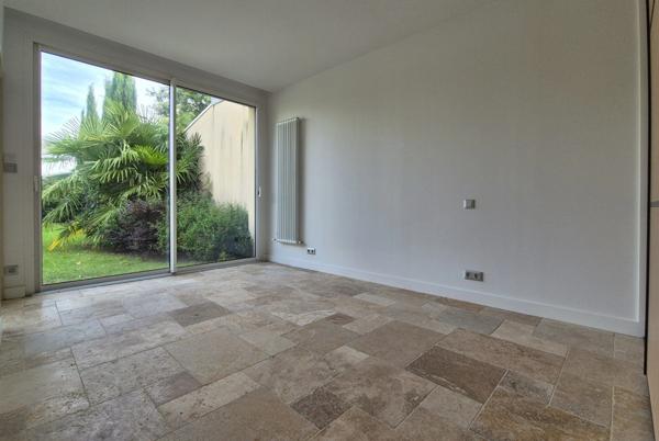 BORDEAUX NANSOUTY - COMME UNE MAISON - JARDIN 180 M2 - PISCINE - PRESTATIONS HAUT DE GAMME - CALME