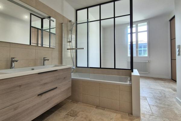 BORDEAUX NANSOUTY - COMME UNE MAISON - JARDIN 180 M2 - PISCINE - PRESTATIONS HAUT DE GAMME - CALME