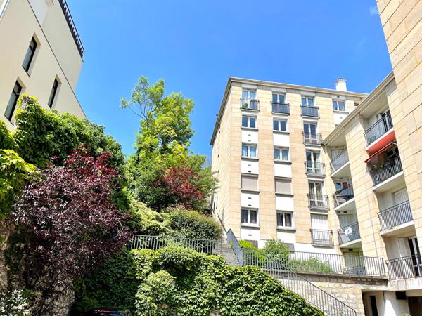 Appartement Saint Maurice 5 pièces 110 m2 + cave + 2 pkg