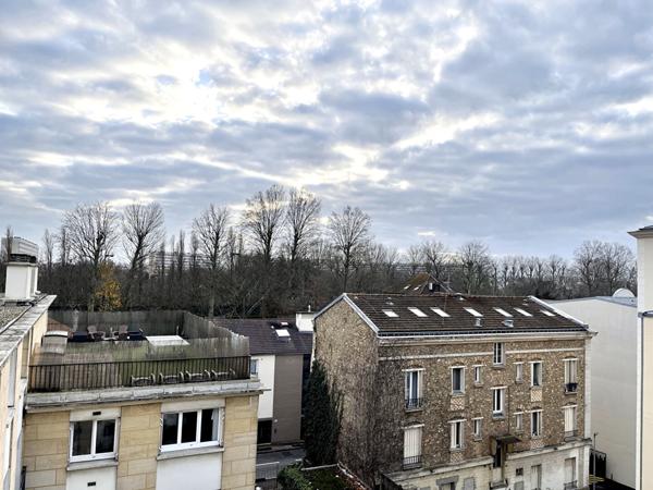 Appartement Saint Maurice 5 pièces 110 m2 + cave + 2 pkg