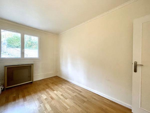 Appartement Saint Maurice 5 pièces 110 m2 + cave + 2 pkg