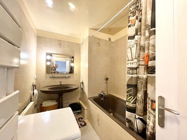 Appartement Saint Maurice 5 pièces 110 m2 + cave + 2 pkg