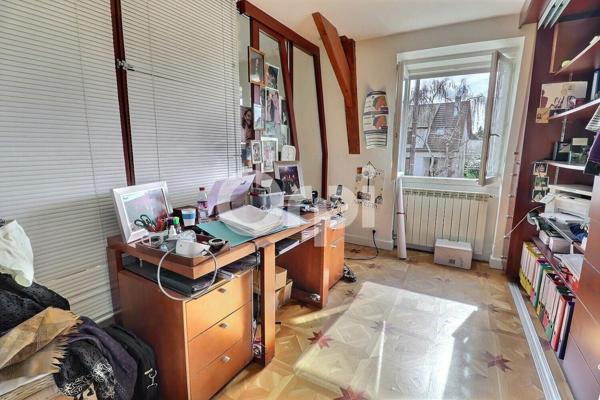 Maison à vendre    5 pièces • 159 m2 Le Raincy